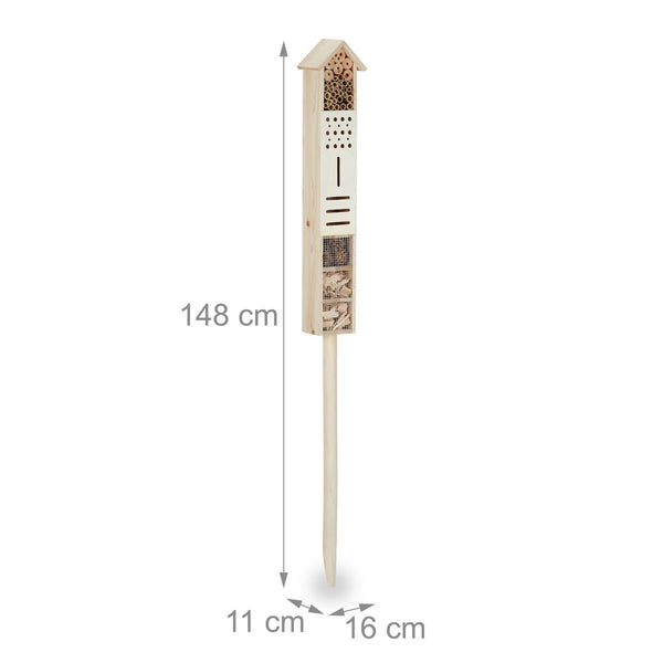 Hôtel à insectes avec poteau