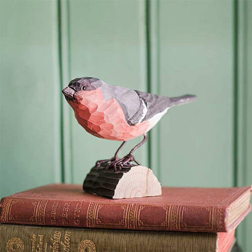 Vogelbeeldje Goudvink – Handgesneden Houten Decoratievogel | DecoBird Wildlife Garden