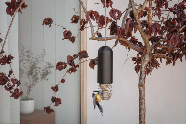 Eva Solo Hanging Suet Bird Feeder – zwart, voor 3 vetbollen