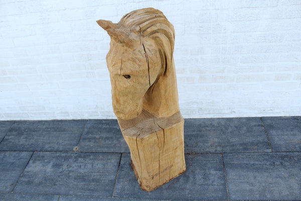 Houtsculptuur paard