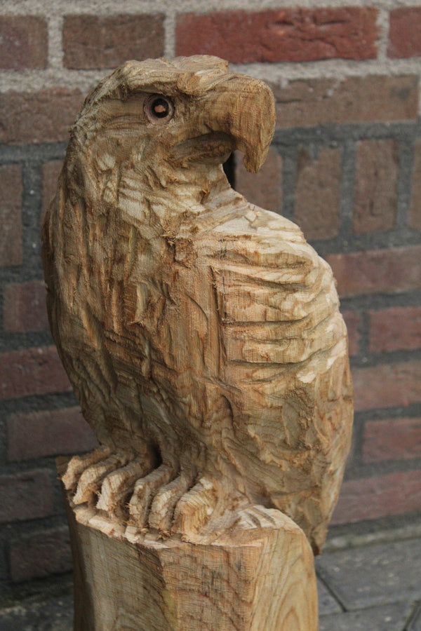 Aigle sculpture bois