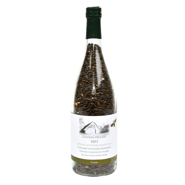 graines de tournesol dans une bouteille de vin