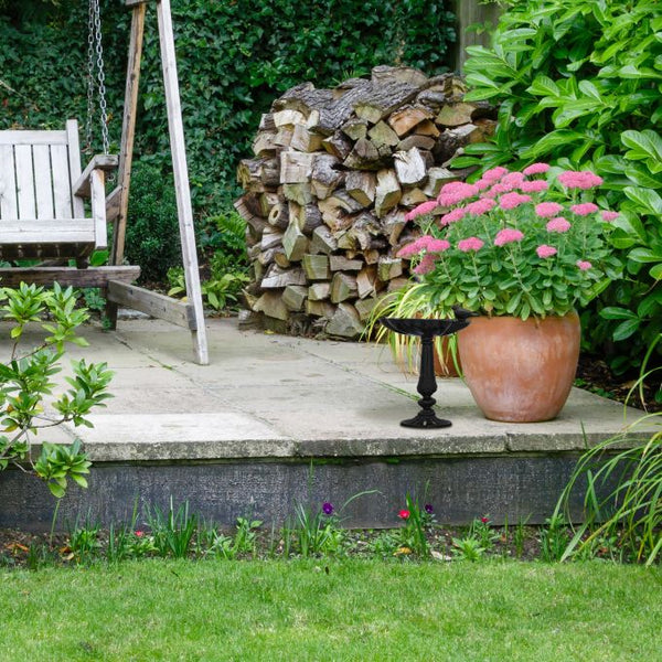 Bain d'oiseaux sur socle en fonte 