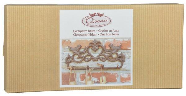 Oiseaux au crochet d'affilée dans une boîte cadeau