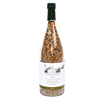 Saupoudrer les aliments dans une bouteille de vin